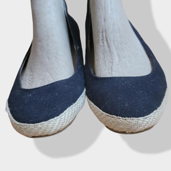 American Eagle Outfitters Shoes - American Eagle espadriil wedge, black, size 11.